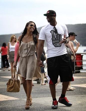 Shams：卡梅伦·约翰逊遭遇右膝骨挫伤，将4-6周后复查（据Shams报道，卡梅伦·约翰逊右膝骨挫伤，预计4-6周后复查）