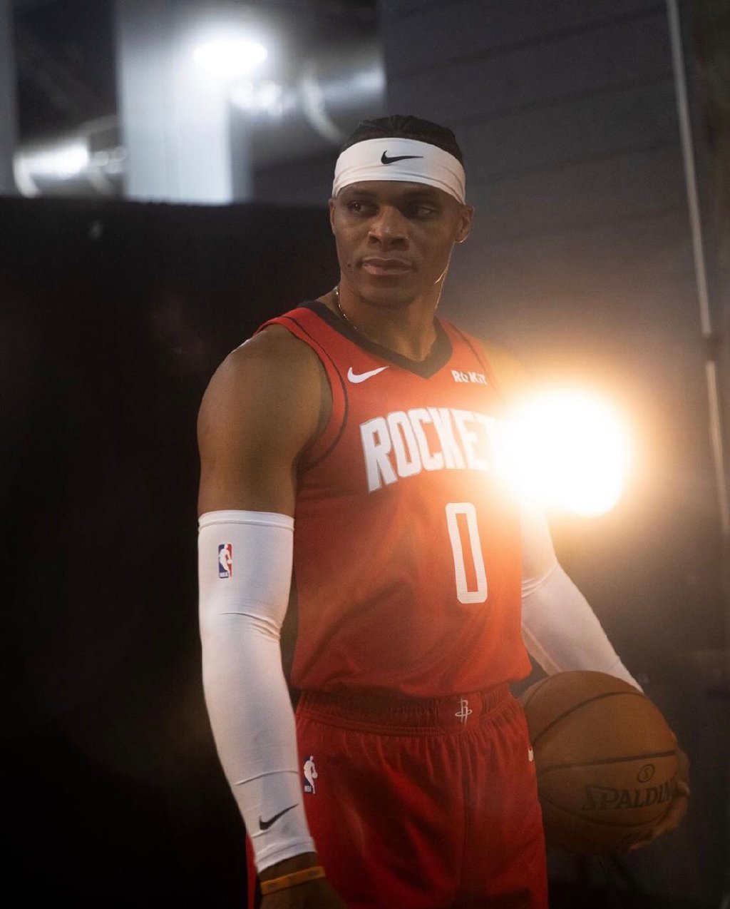 布朗尼：不在家里陪伴家人度过圣诞时刻的人马上就只有我了（布朗尼：圣诞节不在家陪伴家人的人很快就只剩我一个了）