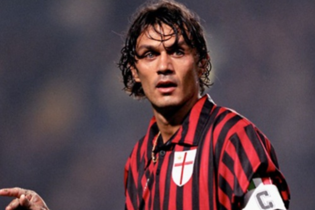 西蒙斯：绝对无意伤害国家队队长范戴克，对我的错误表示道歉（西蒙斯：绝无伤害国家队队长范戴克之意，为失误致歉）