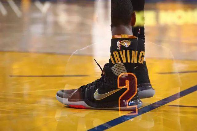 菲尔-琼斯：阿森纳可以充分利用拜仁在定位球防守上的弱点（菲尔-琼斯：拜仁定位球防守有漏洞，阿森纳可大做文章）