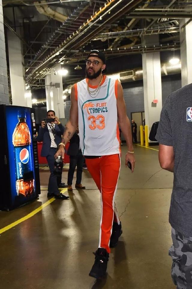 阿斯报：塞维利亚出售升温已超3亿估值，多家外国财团参与争抢（《阿斯》：塞维利亚出售升温，估值破3亿，多家海外财团竞逐）